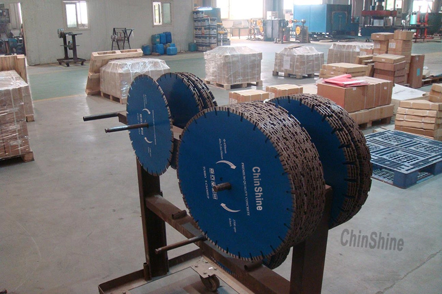 Sharp Turbo Diamond Segmented Cutting Saw Blade for Concrete